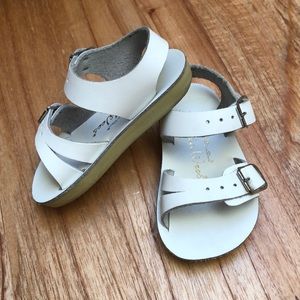 Salt Water Sandals by Hoy Sz 3 Toddler White